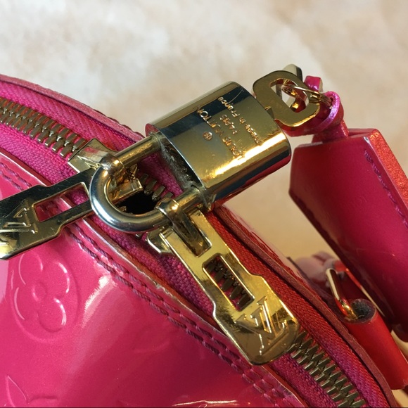 ‼️MONEY FOR DONATIONS‼️Authentic LV Bag - Picture 5 of 8